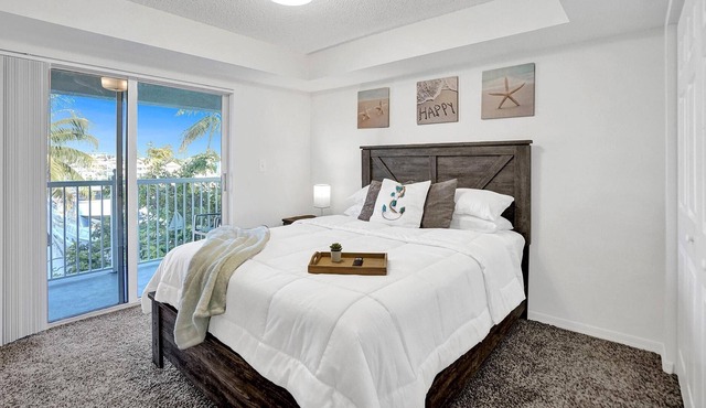 Waterfront 2B Villa| Quaint & Fun-filled| Near Beach, Airport