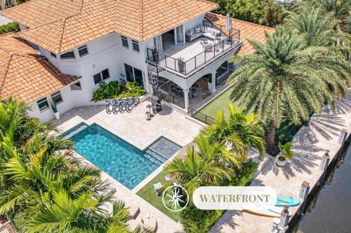 Waterfront Villa Walk to Beach Venice of America Coastal Extravagance Palm Key VlLLAS