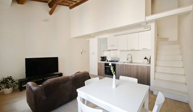Welcome to the authentic heart of Jesi, one of the most charming towns in the Marche region.Located within the picturesque historic center, this elegant apartment is the perfect base for exploring the town on foot. Wander through centuries-old streets, l
