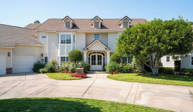Welcoming 6-bedroom house in Santa Rosa Valley