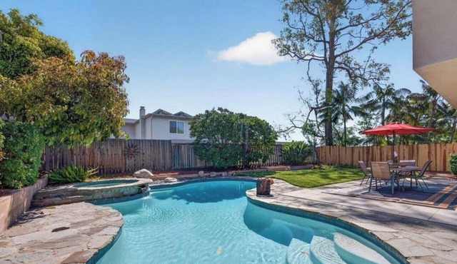 Welcoming 6-bedroom Sparkling Pool & Spa house in Camarillo perfect for families