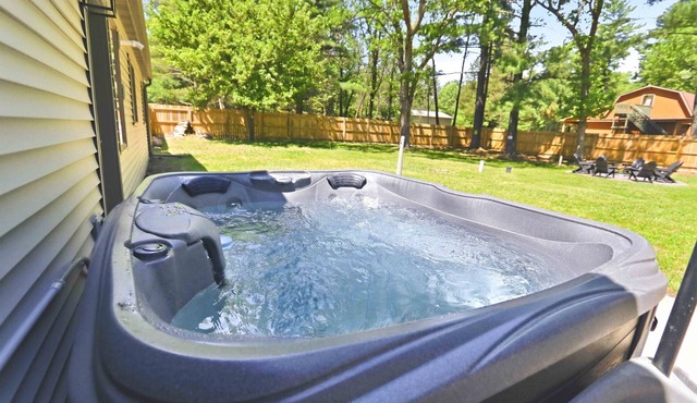Wellness Hall w/Hot Tub & Sauna near Sand Valley