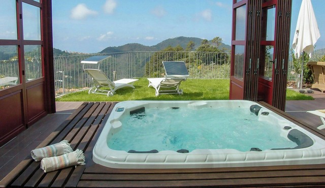 Wellness retreat with olive grove in Framura
