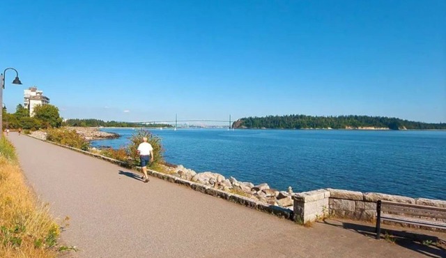 West Vancouver ocean view suiten