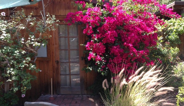 Westlake Village Country Guest Cottage in Lush Private Country Setting
