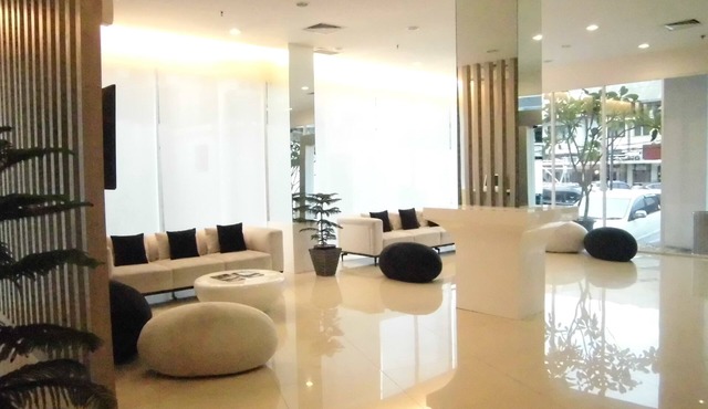 Whiz Hotel Cikini Jakarta