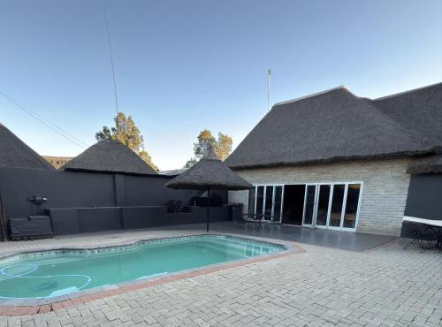 WhyNot Restaurant & Guest Lodge