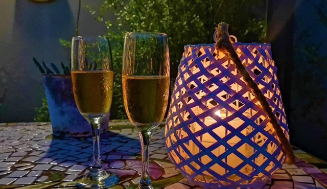 Wild Olive Cottage for 2 people in wonderful garden!