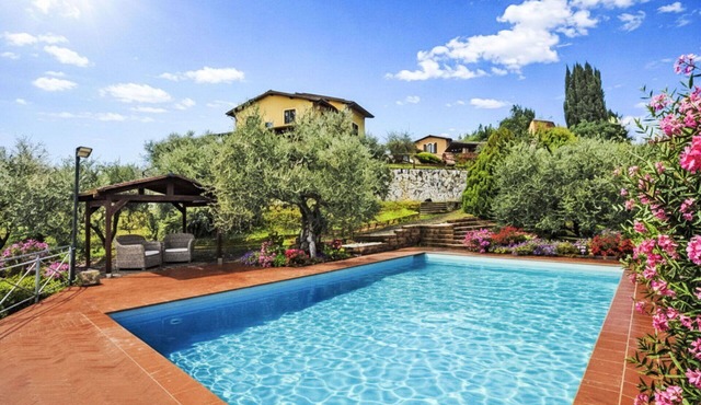 Wonderful private villa for 4 guests with WIFI, private pool, A/C, TV, patio and pets allowed
