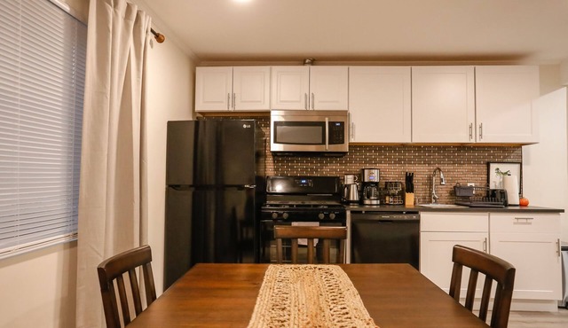 Wonderful 1BD Guest House with Outdoor Experience