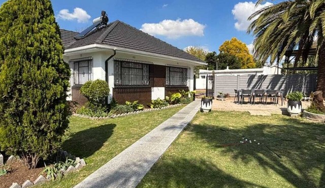 Wonderful 4-bedroom house in Edenvale perfect for family getaways