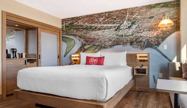 Wonderful Place To Stay! Pet-Friendly, On-Site Restaurant, Rooftop Lounge