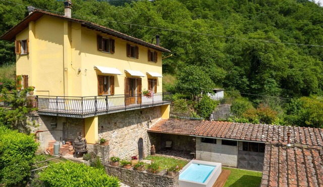 Wonderful private villa for 8 people with WIFI, private pool, TV, pets allowed and parking