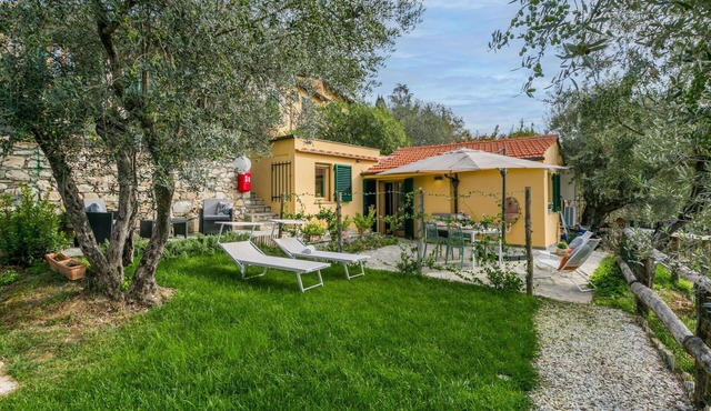 Wonderful private villa for 4 people with WIFI, A/C, pool, TV and panoramic view