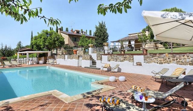 Wonderful private villa for 14 people with A/C, WIFI, private pool, TV, terrace and panoramic view