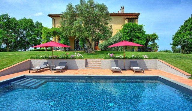 Wonderful private villa for 12 people with WIFI, A/C, private pool, patio and panoramic view
