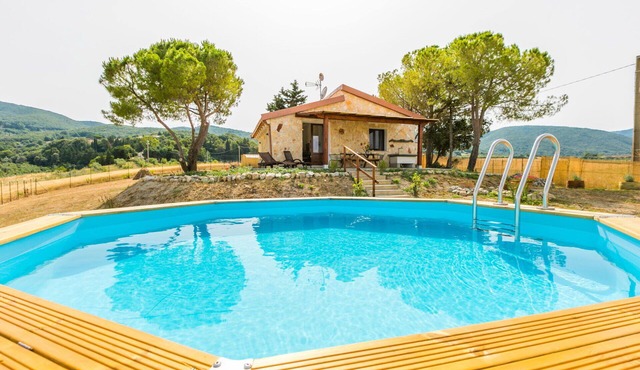 Wonderful private villa with A/C, WIFI, private pool, TV, terrace, pets allowed and panoramic view
