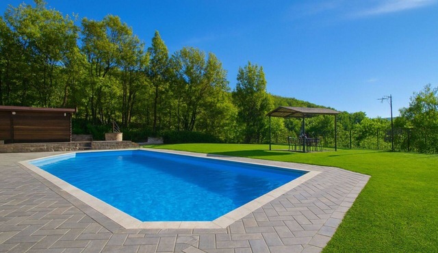 Wonderful private villa for 5 people with private pool, WIFI, TV, patio and pets allowed