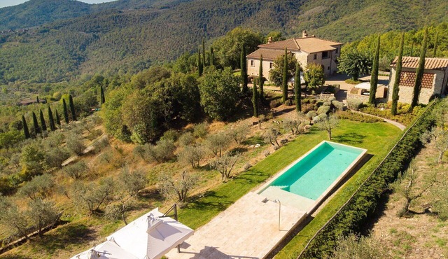 Wonderful private villa for 12 guests with private pool, WIFI, A/C, TV, patio and panoramic view