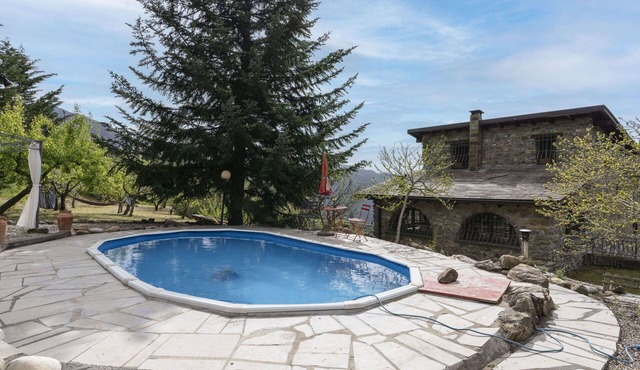 Wonderful private villa with WIFI, private pool, patio, pets allowed, panoramic view and parking