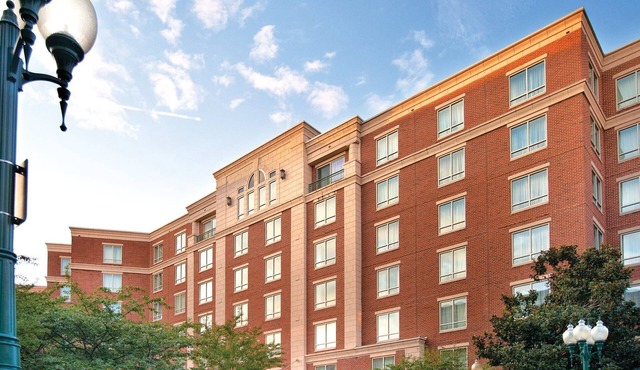 Wyndham Old Town 2 Bedroom Unit Sleeps 8