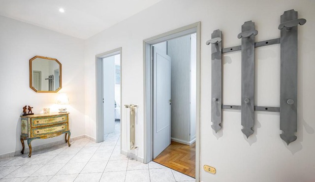 YD Bright 2 Bedrooms, Equipped Kitchen