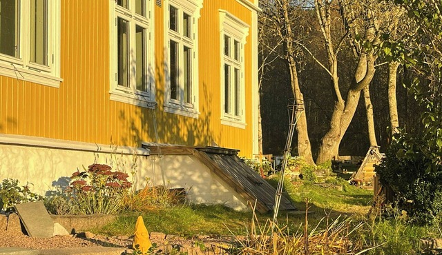Yellow house from 1880 in Hyggen