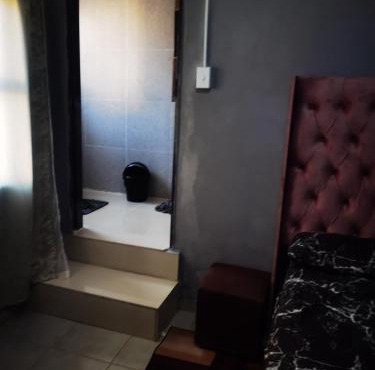 Yellow Stars Guesthouse AA