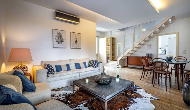 YiD Penthouse on Florence River with parking