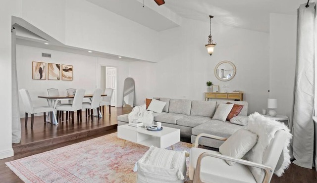 Your Cozy Simi Getaway