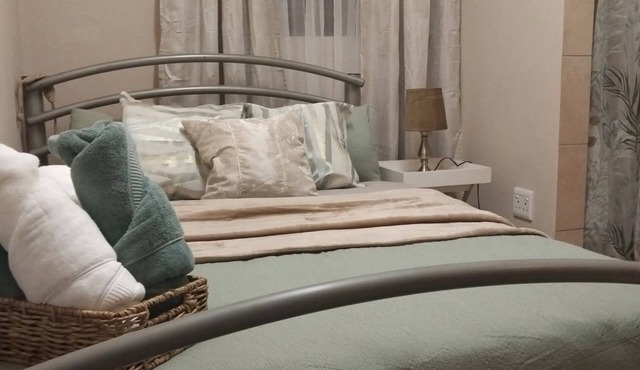 Your tranquil Cosy Semi- detached Guest wing in Cape Town’s Northern Suburbs!