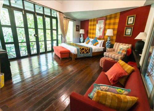 Zantiis Ndol Villas