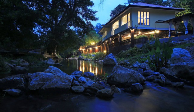 Zantiis Ndol Villas