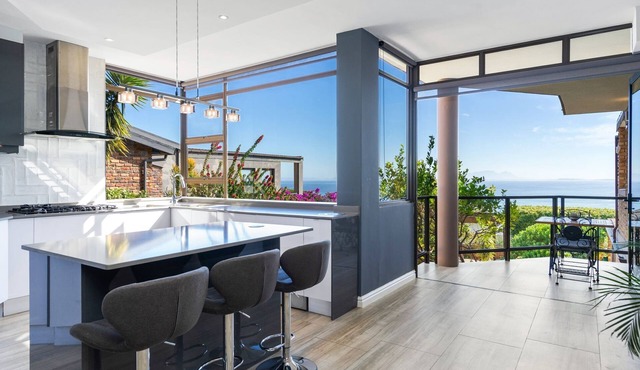Zaria Sun Family - Three Bedroom Apartment, Sleeps 6