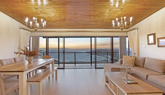 Zaria Sun Penthouse - One Bedroom Apartment, Sleeps 2