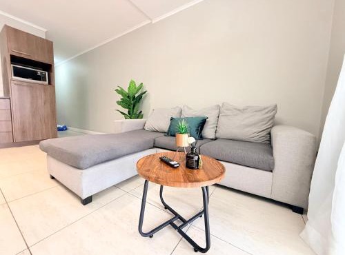 Zen Mayfair Garden unit near Canal walk