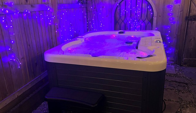 ZenDen Mountain Suite Private Hot Tub