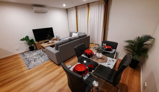 ZMITH Apartment - BROOKEn(Near AIS, GIO Stad., UC & Nth - Canberra Hosp)