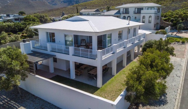 Zo'luha | Spacious family home | Mountain View