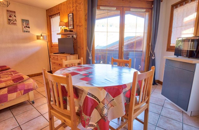 Appartement cosy au pied des pistes avec wifi et parking - FR-1-505-102