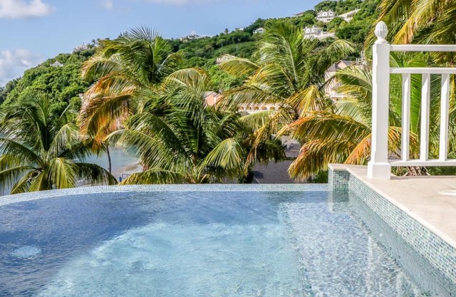 Cap Estate Villa Sleeps 4 with Pool and Air Con
