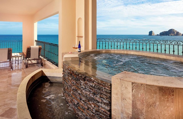 Experience Cabo's Best: Penthouse Style Ocean Front - Villa La Estancia 3201