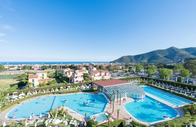 Holiday Ai Pozzi Village Resort 