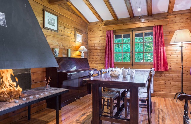 Sunny 2-bedroom chalet in Megève, near slopes