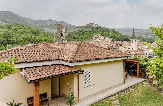 Holiday Borgomaro Persons Bedrooms 