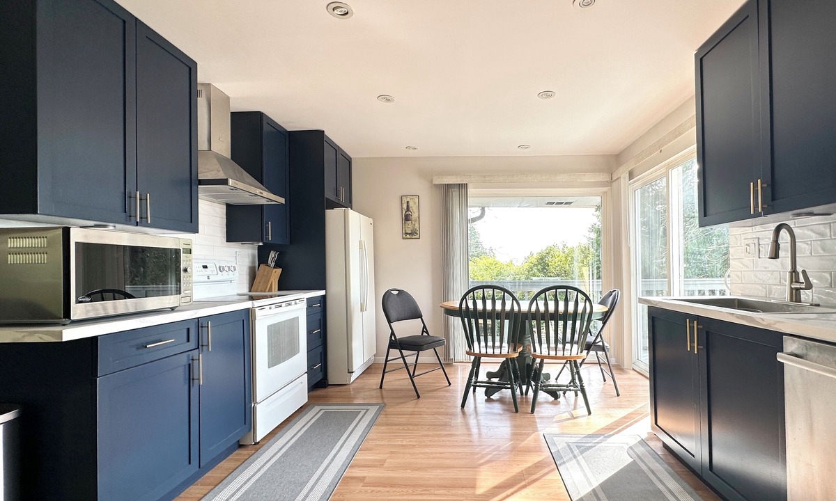 Canyon Heights House | Newly Renovated 5 BED 4 BATH 2 KITCHENS - Family Friendly!