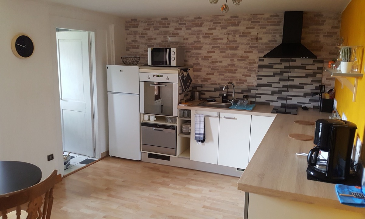 Gilly-sur-Isere Apartment | T2 au Calme, les Animaux de Compagnie Sont les Bienvenus