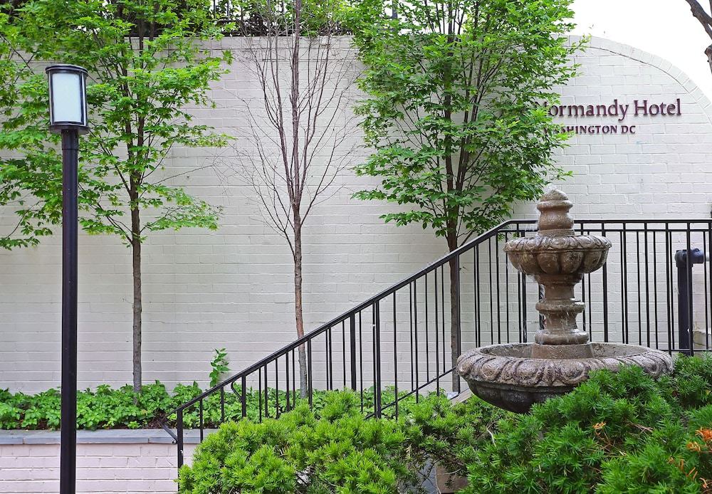 Photo of Buildings in Kalorama Heights