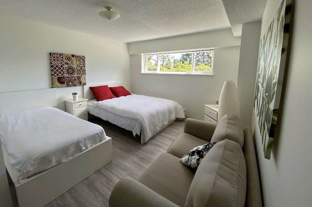Photo of Bedroom in Hollyburn