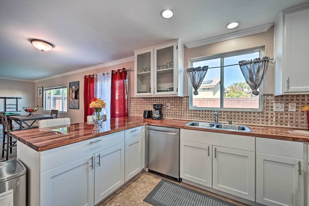 Photo of Kitchen in Ocean View Hills